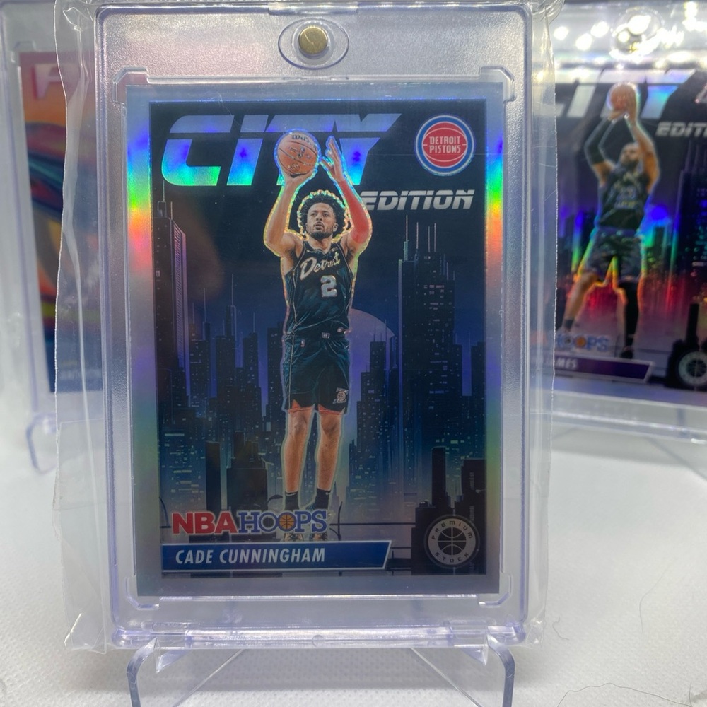2023-2024 NBAHOOPS City Edition - Cade Cunningham Collector Card